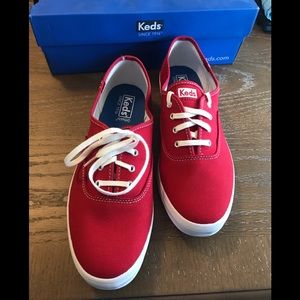 Red canvas Keds 9.5 wide